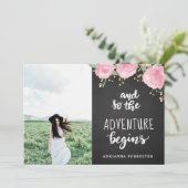 Chalkboard Het avontuur begint | Foto Afstuderen Kaart (Staand voorkant)