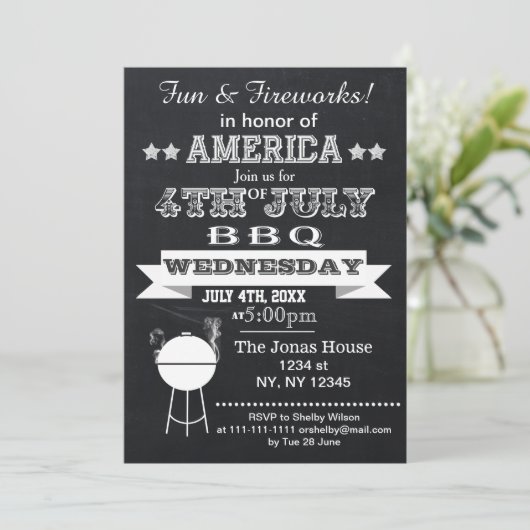Chalkboard Juli 4e BBQ Holiday Partij Uitnodiging (Staand voorkant)