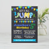 Chalkboard Jump verjaardag trampoline blauw feest Kaart (Staand voorkant)