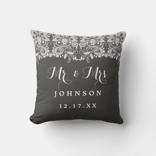 Chalkboard Kant Mr en Mrs Wedding Pillow Kussen (Voorkant)