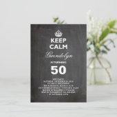 Chalkboard Keep Calm Funny 50th Birthday Invite Kaart (Staand voorkant)