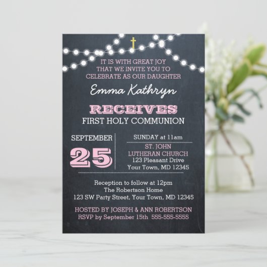 Chalkboard Lights Roze Eerste Communie Uitnodiging (Staand voorkant)