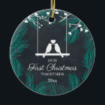 Chalkboard Lovevogels Ons eerste kerstfeest samen Keramisch Ornament<br><div class="desc">Chalkboard Lovevogels Ons eerste kerstfeest samen met keramisch Ornament. Personaliseer met uw douaneinformatie op zowel voor als rug.</div>