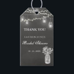 Chalkboard Mason Jar Vrijgezellenfeest Favor Tags Cadeaulabel<br><div class="desc">snaarmoerlichten op de achtergrond van het bord. Collectie in de Little Bayleigh store.</div>