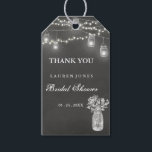 Chalkboard Mason Jar Vrijgezellenfeest Favor Tags Cadeaulabel<br><div class="desc">snaarmoerlichten op de achtergrond van het bord. Collectie in de Little Bayleigh store.</div>