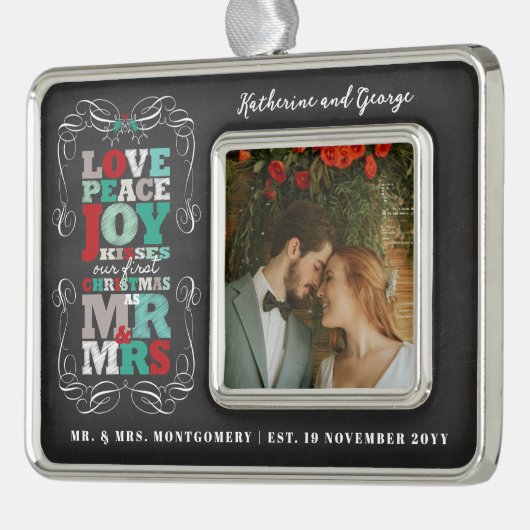 Chalkboard Mistletoe  Eerste Kerstfoto Verzilverd Omlijst Ornament (Links)