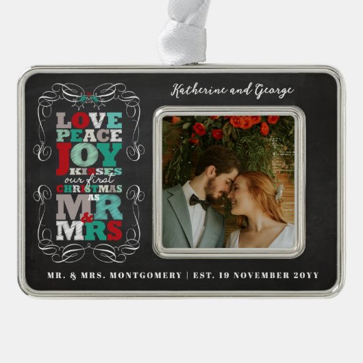 Chalkboard Mistletoe  Eerste Kerstfoto Verzilverd Omlijst Ornament (Voorkant)