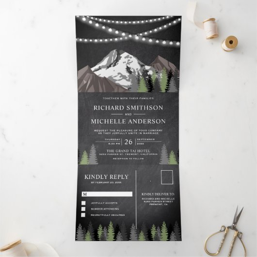 Chalkboard Mountain Forest String Lights Wedding Drieluik Uitnodiging (Binnen)
