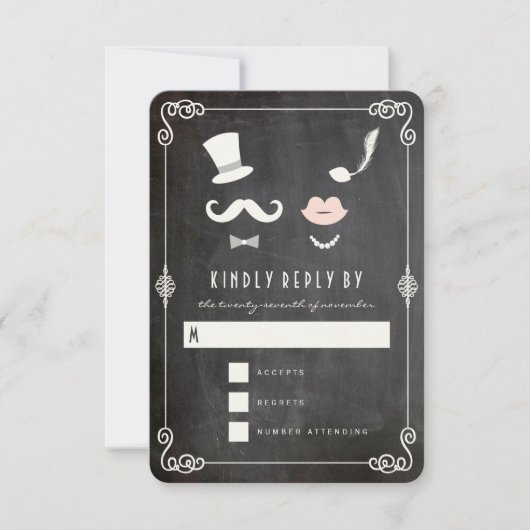 Chalkboard Mustache en Lips  Chic Wedding RSVP Kaartje (Voorkant)