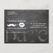 Chalkboard Mustache Lips Opslaan Datum Aankondigingskaart (Achterkant)