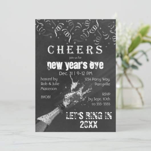 Chalkboard Oud en Nieuw Champagne Uitnodiging (Staand voorkant)