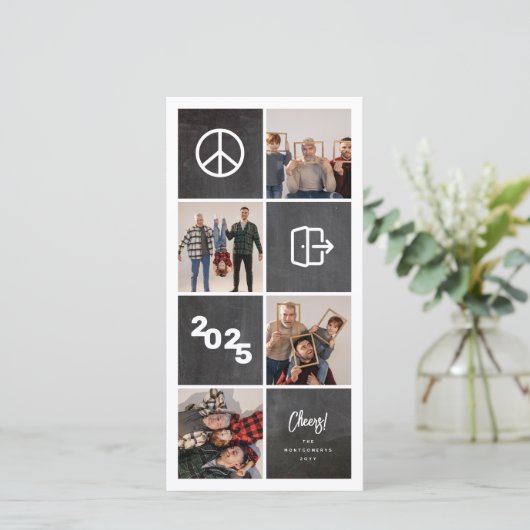 Chalkboard Peace Out 2024 Blokken 4 Fotocollage Feestdagenkaart (Staand voorkant)