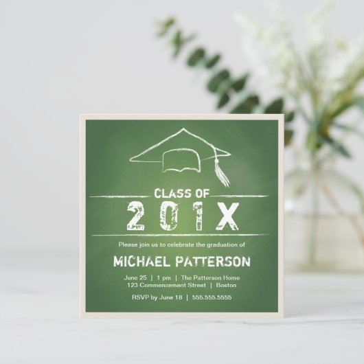 Chalkboard Pet en Tassel Graduation Party Kaart (Staand voorkant)