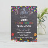 Chalkboard Preschool Afstuderen Invitation Kaart (Staand voorkant)