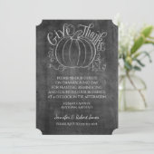 Chalkboard Pumpkin Thanksgiving Uitnodiging (Staand voorkant)