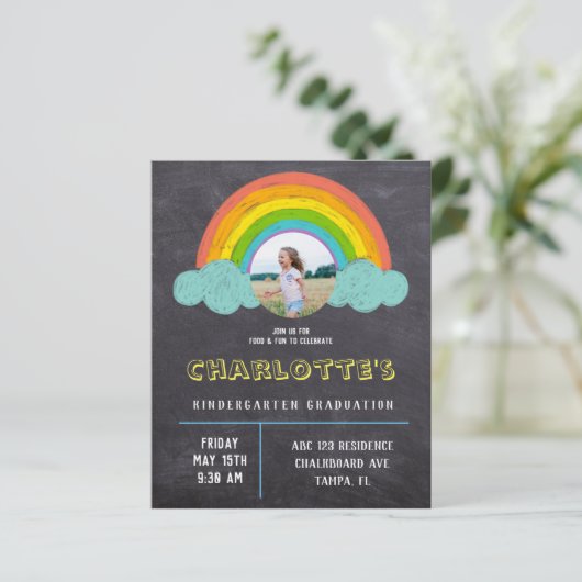 Chalkboard Rainbow Kinder Budget Afstuderen Invite (Staand voorkant)
