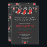 Chalkboard Red n White Hanging Stockings Kerstmis Kaart<br><div class="desc">Rode en witte hangende kousen en holbessen en bladeren tegen een zwarte achtergrond. Een leuke uitnodiging voor de feestdag. De uitnodiging kan gemakkelijk voor uw gebeurtenis worden aangepast door uw gebeurtenisdetails, doopvontstijl, doopvontgrootte & kleur en tekst van uw keus toe te voegen door op de "Personalize this sjabloon"knoop te klikken....</div>