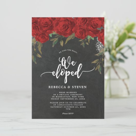 chalkboard red roses modern we ontwikkelden uitnod kaart (Staand voorkant)