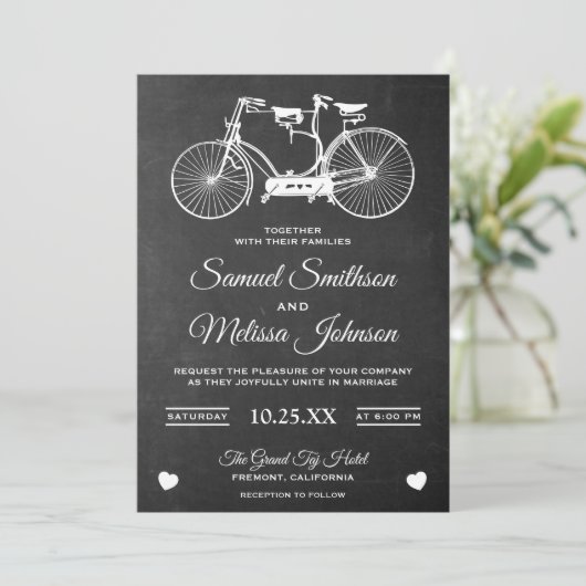 Chalkboard Retro Tandem Fiets Huwelijksuitnodiging Kaart (Staand voorkant)