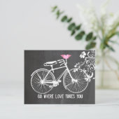 Chalkboard roze gevleugelde hart fiets liefde briefkaart (Staand voorkant)