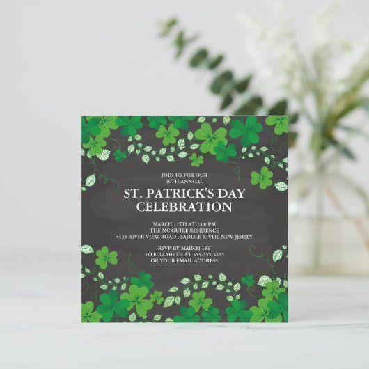 Chalkboard Shamrock St. Patrick's Party Invitation Kaart (Staand voorkant)