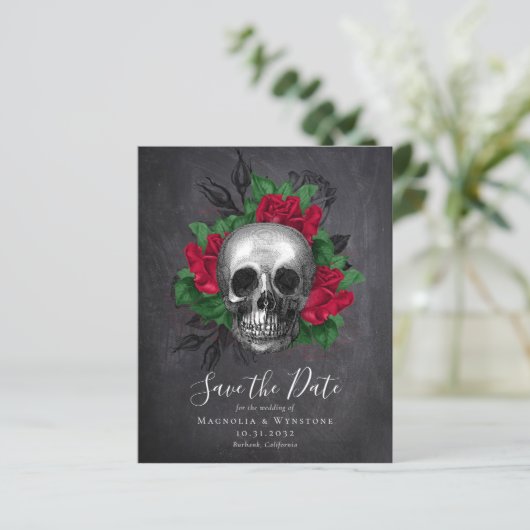 Chalkboard Skull Gothic Halloween Save the Date (Staand voorkant)