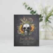 Chalkboard Skull Gothic Halloween Save the Date (Staand voorkant)