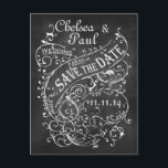 Chalkboard slaat de datum op Aankondigingskaart<br><div class="desc">Een elegant  ontwerp van het rolwerk met een achtergrond van het krijtbord.  Nodig uw gasten uit om hun kalender te markeren voor uw speciale trouwdag!  Klassiek en elegant scrollwerk zal een goede eerste indruk maken op je familie en vrienden.  Gefeliciteerd met je bruiloft!</div>