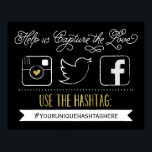 Chalkboard Social Media Hashtag | Weddenschap-deco Poster<br><div class="desc">Dit hashtag-teken zegt: "Help ons de liefde vast te leggen. Gebruik de hashtag.." met een plek waar u zich kunt personaliseren met uw eigen aangepaste hashtag. Met handgetekende sociale media-pictogrammen voor uw gasten om uw speciale evenement met u te delen. De hulp vangt foto's van elk van uw gasten op...</div>