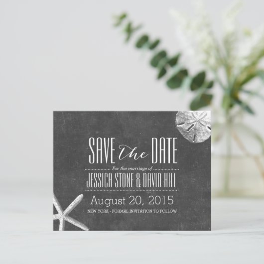 Chalkboard Starfish & Sand Dollar Save the Date Aankondigingskaart (Staand voorkant)