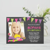 Chalkboard Superheld Girl Foto Birthday Party Kaart (Staand voorkant)