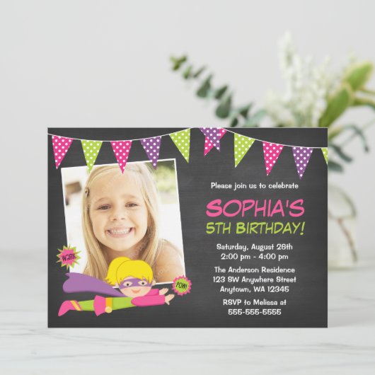 Chalkboard Superheld Girl Foto Birthday Party Kaart (Staand voorkant)