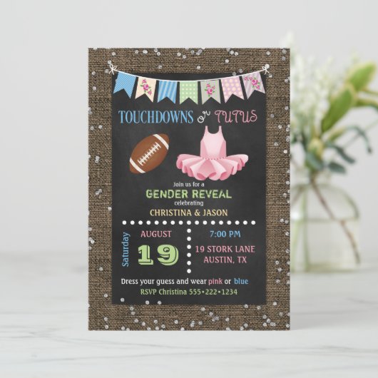 Chalkboard Touchdowns of Tutus Gender Reveal Kaart (Staand voorkant)