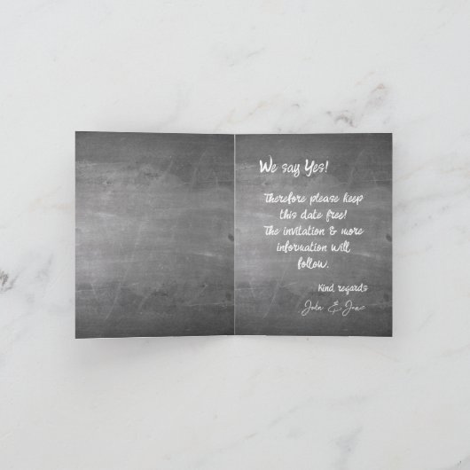 Chalkboard Typografie Bruiloft Aankondiging (Binnen)