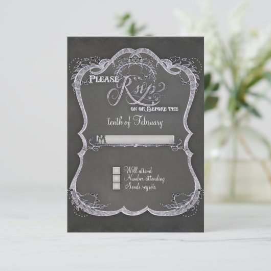 Chalkboard Typographic Leaf Swirl Rustic Wedding RSVP Kaartje (Staand voorkant)