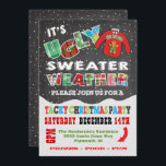 Chalkboard UGLY kerstSweater-uitnodigingen Kaart<br><div class="desc">Supercool en kleurrijk,  deze Tacky of Ugly kerstSweater Party heeft een trui met een gingerbrood man,  die sneeuw en stof typografie maakt op een achtergrond van het karton. Geweldig voor een kinder of volwassen feestdag! Met de hand getekende illustratie door McBooboo.</div>