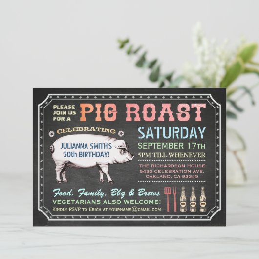 Chalkboard Varkensgebraden Uitnodigingen (Classy & (Staand voorkant)