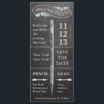Chalkboard Vintage Wedding Save the Date<br><div class="desc">Hier is een creatieve, stijl van het bord die je familie en vrienden zal verwelkomen bij je speciale gelegenheid. Bovenaan dit ontwerp staat een spandoek met de woorden "Familie en Vrienden", een potlood, pijlen en horizontale lijnen. U kunt de tekststijl, de kleur en de grootte veranderen om uw eigen afbeelding...</div>