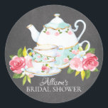 Chalkboard Waterverf Bruids DoucheTea Party Ronde Sticker<br><div class="desc">vrijgezellenfeest gunst sticker met een  theepot & theekopjes met roze waterverf bloemen op een krijtbordachtergrond.</div>