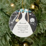 Chalkboard Wedding Gown Bridesmaid Gifts Keramisch Ornament<br><div class="desc">Chalkboard Wedding Gown Bridesmaid geeft keramisch Ornament. Kerstversieringen. Weddenfoto's keepasje,  Kerstmis,  feestdag,  kerstfoto's,  feestelijke foto's,  eerste kerstmis voor nieuwigheden,  eerste kerstmis,  unieke cadeaus voor het Jubileum van het huwelijk,  Stocking stuffers. Wedding Keepasje Wedding Party Gifts.</div>