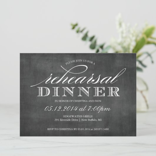 Chalkboard Wedding Rehearsal Dinner Invitation Kaart (Staand voorkant)