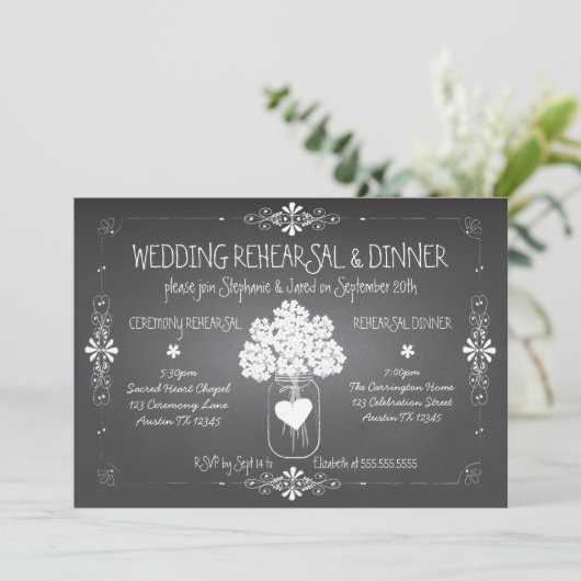 Chalkboard Wedding Rehearsal & Dinner Mason Jar Kaart (Staand voorkant)