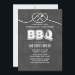 Chalkboard Wedding Shower - Tying the Knot BBQ Par Kaart<br><div class="desc">Classy Chalkboard Wedding Shower die de uitnodigingen van de Knot BBQ Party bindt.</div>