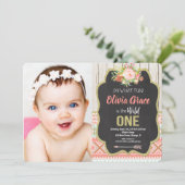 Chalkboard wild één meisje op de eerste verjaardag kaart (Staand voorkant)