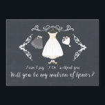 Chalkboard zal je mijn matron van een goede kaart<br><div class="desc">De hedendaagse kaart "Will you be my matron of eremeer" met een trouwjurk,  sluier,  bloemen en schoenen met een  handgeschreven lettertype op een moderne zwarte achtergrond.</div>