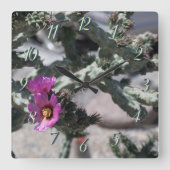 Challa Cactus in bloom Vierkante Klok (Voorkant)