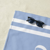 Chambray Blauwe Meisjes Weekend Monogram Naam Strandlaken (In situ)