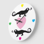 Chameleons and Rainbow Hearts Round Clock Grote Klok (Hoek)