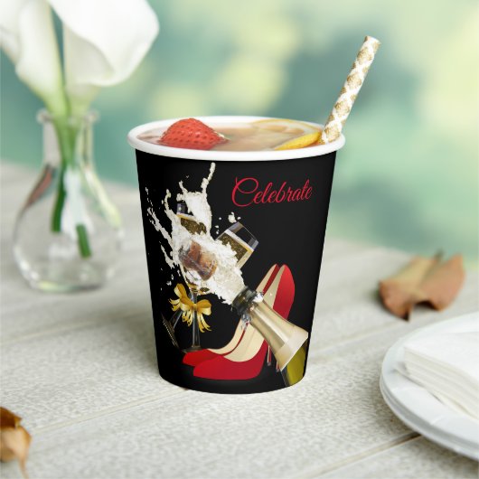 Champagne en Red Shoes Paper Cup Papieren Bekers (Insitu)
