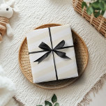 Champagne en Wit Brede Horizontale Gestreept Cadeaupapier<br><div class="desc">Pastel Champagne en wit breed horizontaal gestreepte wikkelpapier</div>